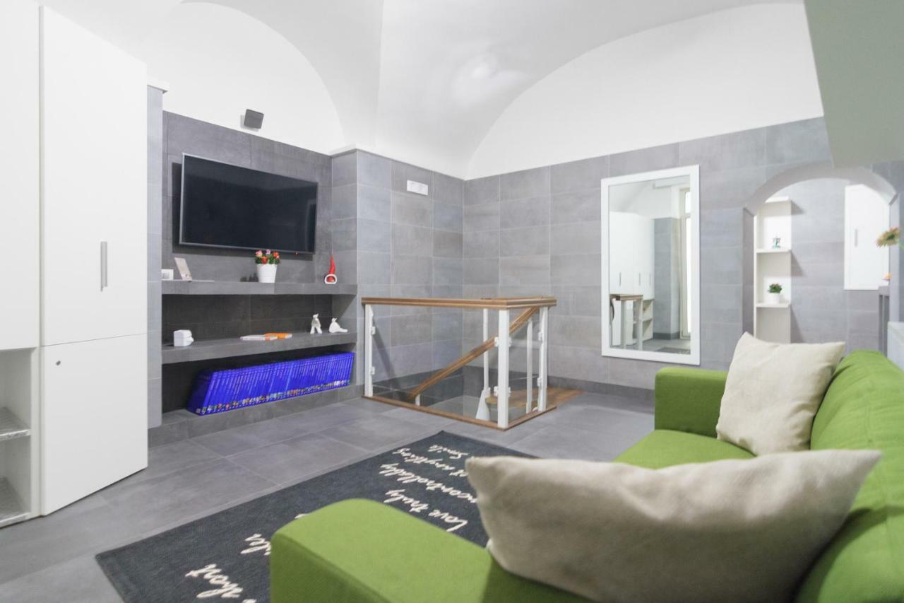 Relais Nevel Ai Decumani Apartment Наполи Екстериор снимка