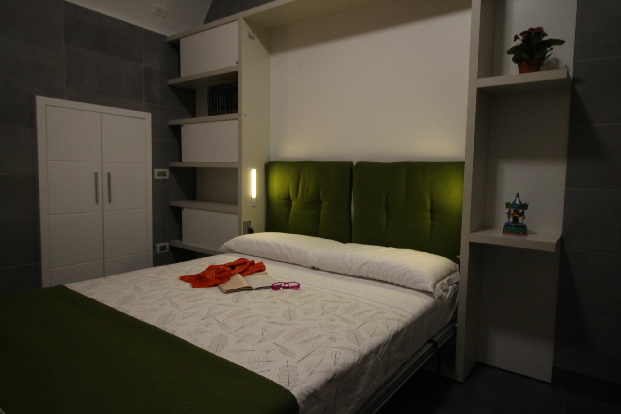 Relais Nevel Ai Decumani Apartment Наполи Екстериор снимка